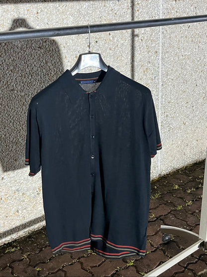 CAMISA DE PUNTO NEGRA